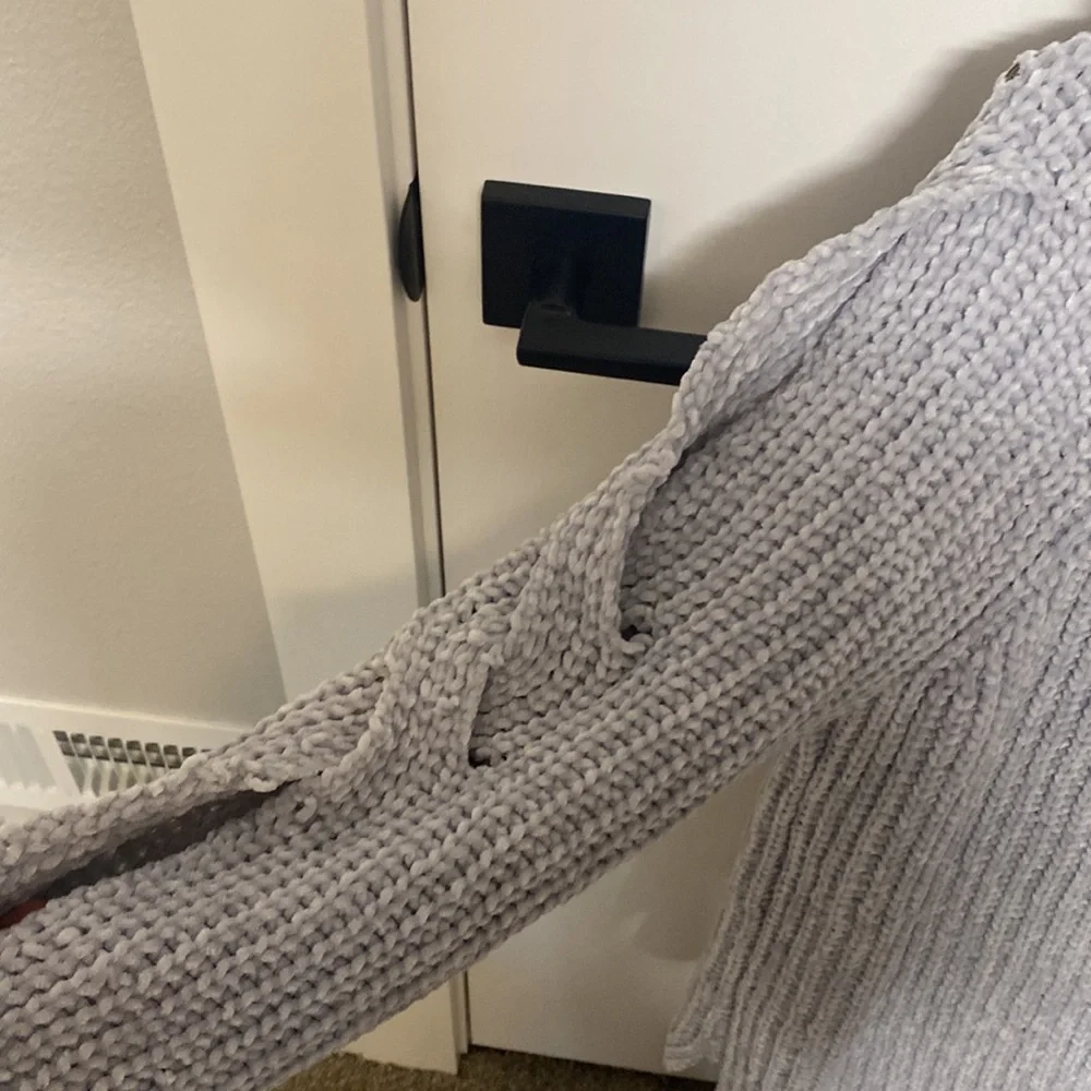 Open backsweater - Picture 3 of 5